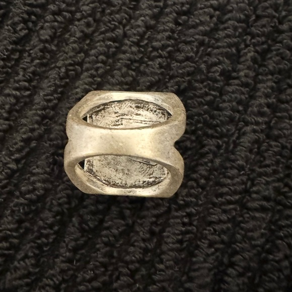 ✨Gunmetal Rhinestone ring✨ - Picture 6 of 7